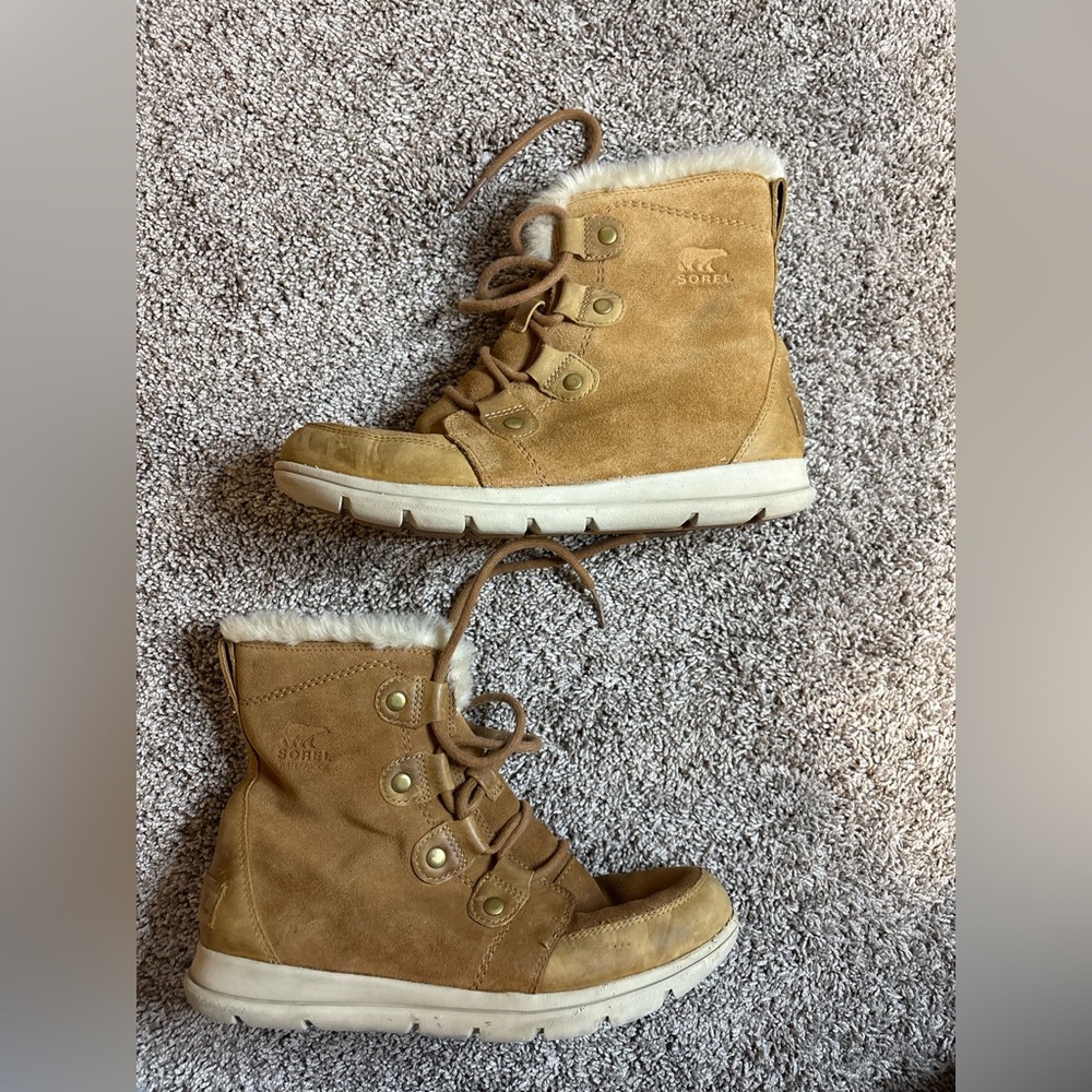 Sorel Women Explorer Joan boots Carmel Brown Size 10